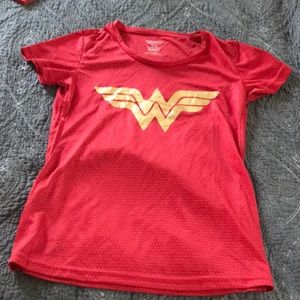 🎃Wonder Woman red jersey shirt- Small